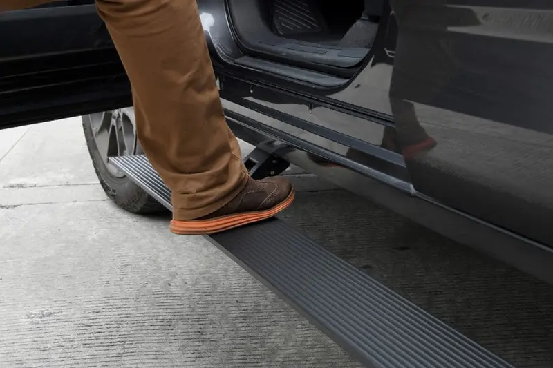 2015-19 Chevrolet Silverado 2500 & 3500 Hd Crew Cab Go Rhino E-Board E1 Electric Running Board Kit - Bedliner Coating 1