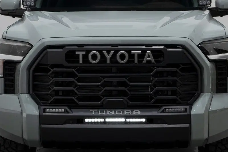 2022-25 Toyota Tundra Diode Dynamics Stealth Bumper Light Bar Kit - White Combo 1