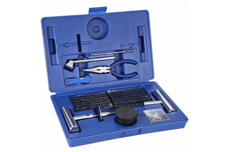Bulldog Winch 60Pc Emergency Tire Repair Kit 1