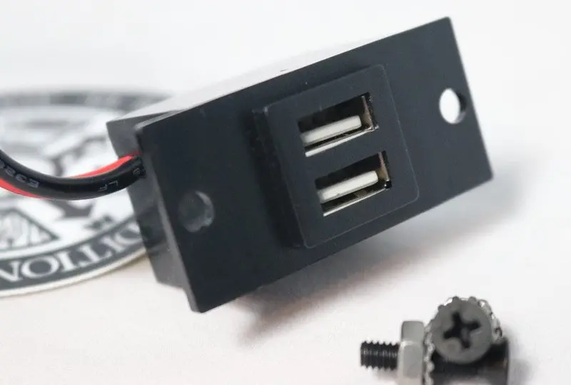 Expedition Essentials Flush Mount Usb Fast Charger 1
