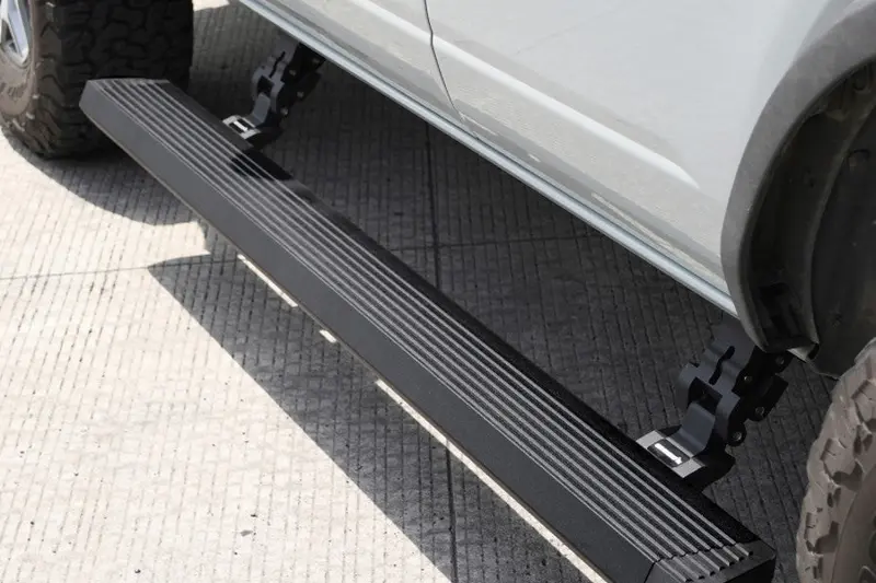 Jeep Wrangler Jl 4-Door Go Rhino E-Board E1 Electric Running Board Kit 1