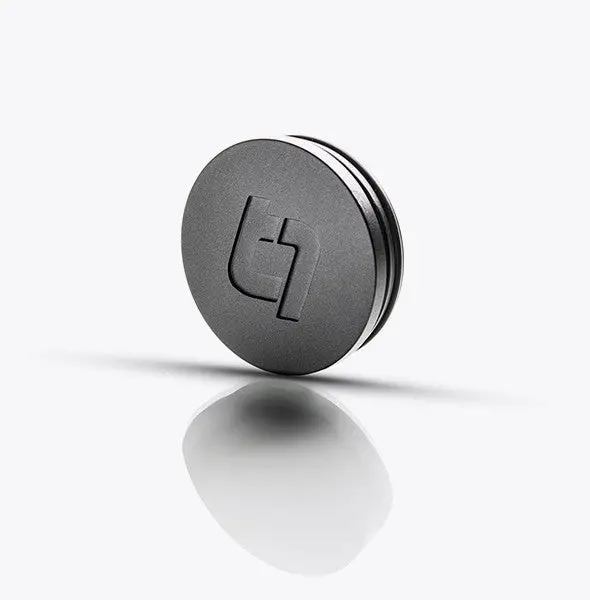 Titan 7 Center Caps 1