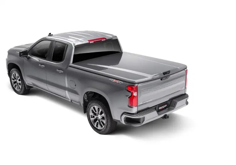 Undercover Elite Lx Retractable Tonneau Cover For 2019–2020 Gmc Sierra 1500 With Multipro Tailgate (5.8 Ft), Pull Me Over Red 1